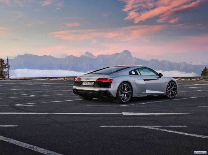 2020 Audi R8 RWD Coupe - фотография 18 из 28 2020 Audi R8 RWD Coupe - фотография 18 из 28
