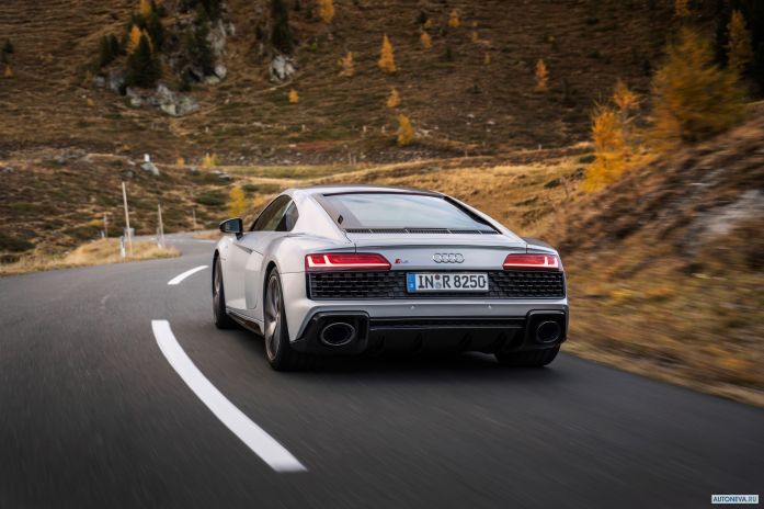 2020 Audi R8 RWD Coupe - фотография 21 из 28 2020 Audi R8 RWD Coupe - фотография 21 из 28