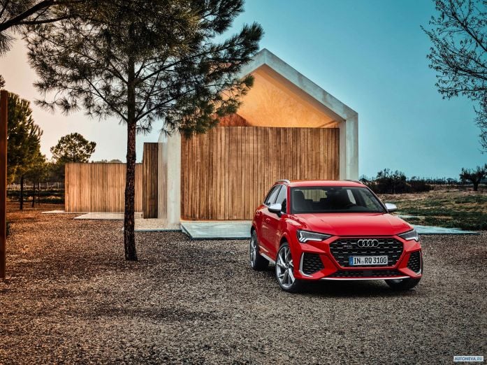 2020 Audi RS Q3 - фотография 2 из 40