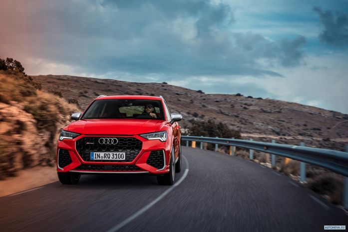 2020 Audi RS Q3 - фотография 3 из 40