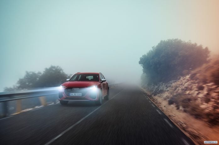 2020 Audi RS Q3 - фотография 4 из 40