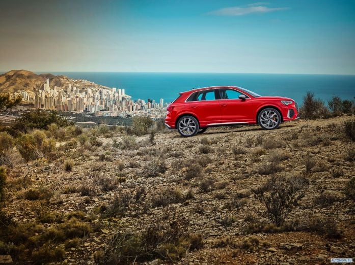 2020 Audi RS Q3 - фотография 14 из 40