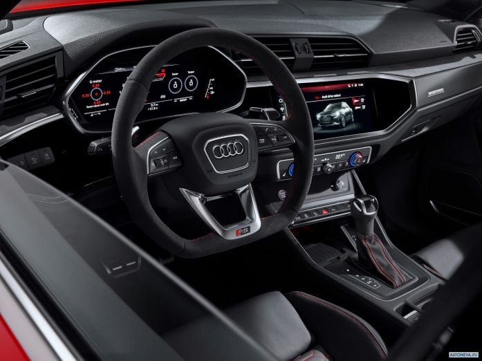 2020 Audi RS Q3 - фотография 32 из 40