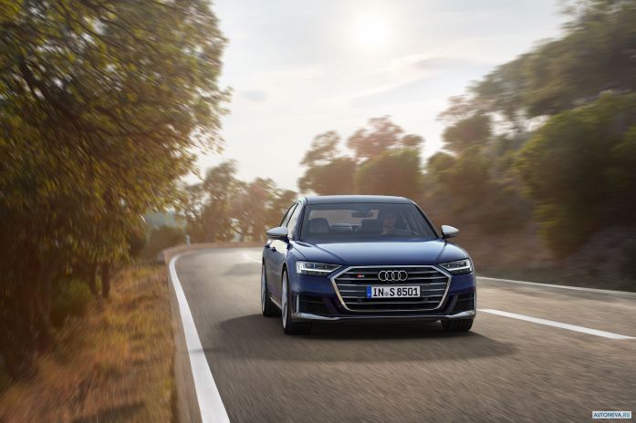 2020 Audi S8 - фотография 2 из 40