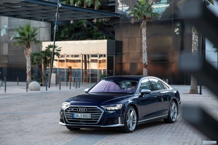 2020 Audi S8 - фотография 6 из 40