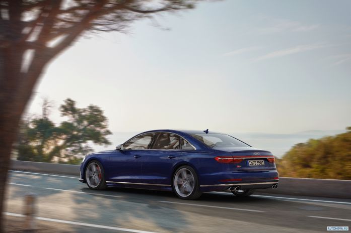 2020 Audi S8 - фотография 16 из 40