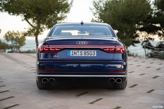 2020 Audi S8 - фотография 27 из 40