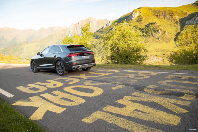 2020 Audi SQ8 TDI - фотография 30 из 40 2020 Audi SQ8 TDI - фотография 30 из 40