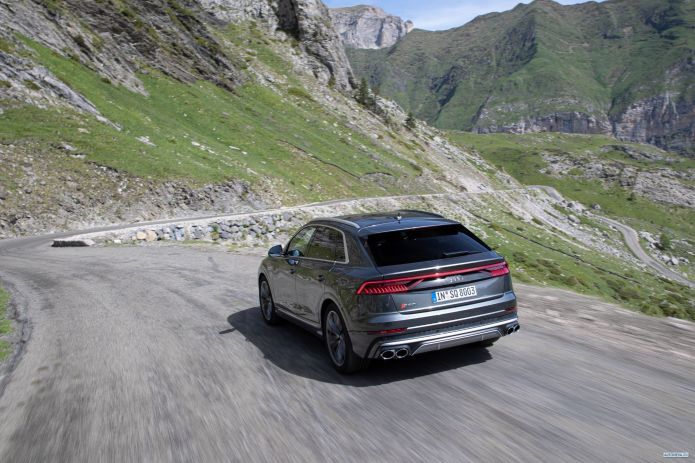 2020 Audi SQ8 TDI - фотография 32 из 40