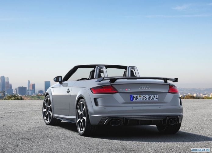 2020 Audi TT RS Roadster - фотография 8 из 21