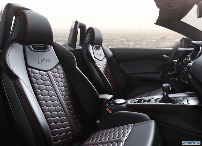 2020 Audi TT RS Roadster - фотография 17 из 21