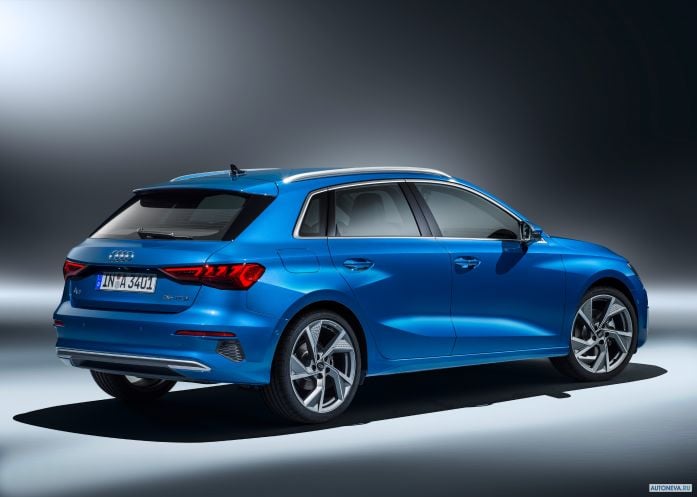 2021 Audi A3 Sportback 35 TFSI S-lne - фотография 10 из 36
