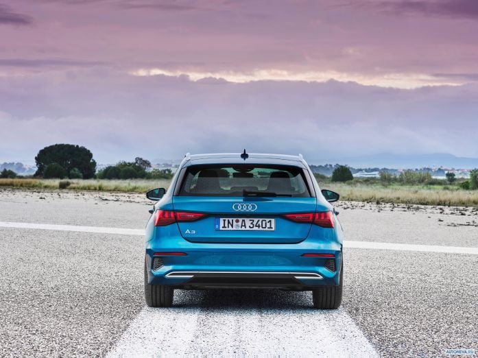2021 Audi A3 Sportback 35 TFSI S-lne - фотография 15 из 36