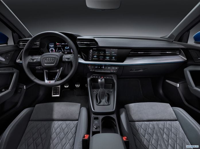 2021 Audi A3 Sportback 35 TFSI S-lne - фотография 18 из 36