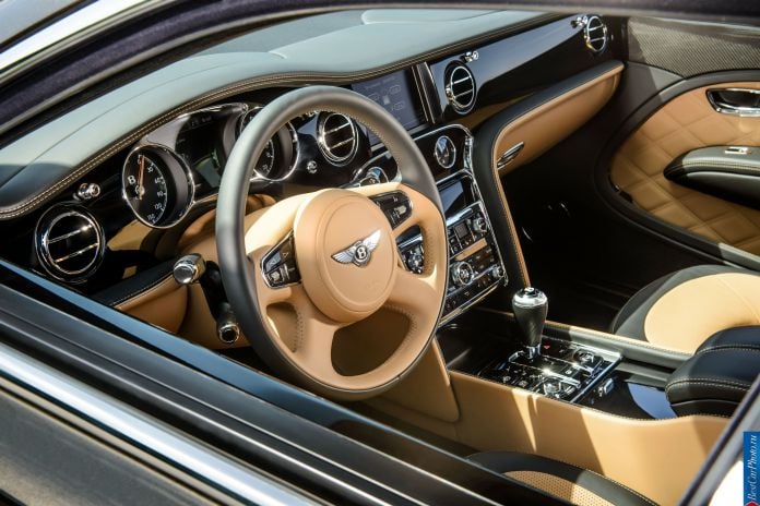 2015 Bentley Mulsanne Speed - фотография 11 из 12