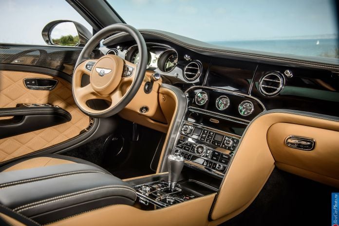 2015 Bentley Mulsanne Speed - фотография 12 из 12