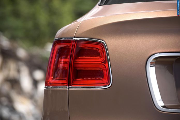 2016 Bentley Bentayga - фотография 12 из 91 2016 Bentley Bentayga - фотография 12 из 91
