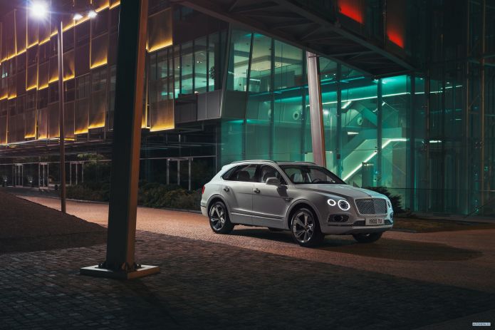 2019 Bentley Bentayga Hybrid - фотография 4 из 24
