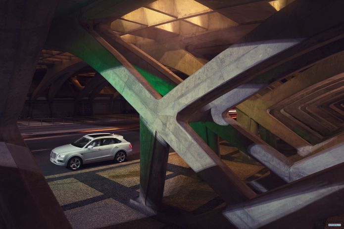 2019 Bentley Bentayga Hybrid - фотография 8 из 24