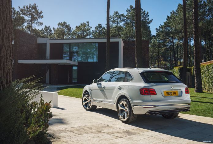 2019 Bentley Bentayga Hybrid - фотография 11 из 24 2019 Bentley Bentayga Hybrid - фотография 11 из 24