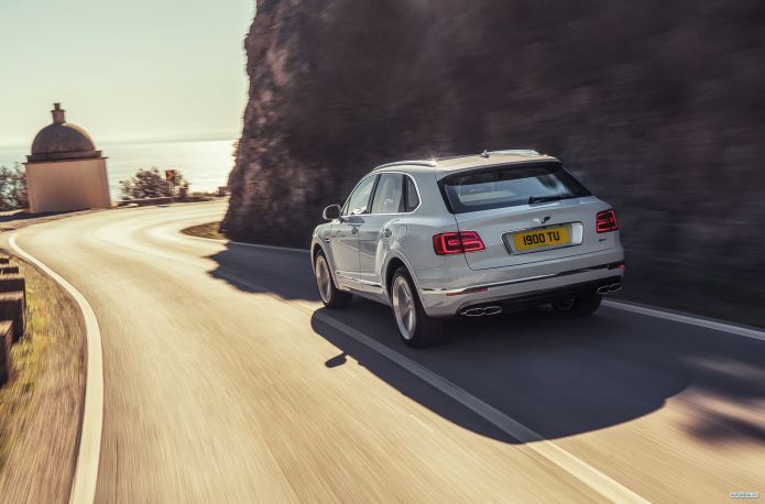 2019 Bentley Bentayga Hybrid - фотография 12 из 24