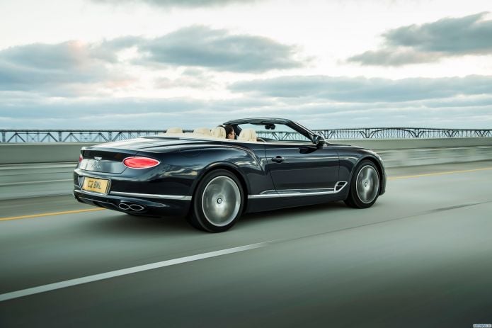 2019 Bentley Continental GT V8 Convertible - фотография 6 из 15