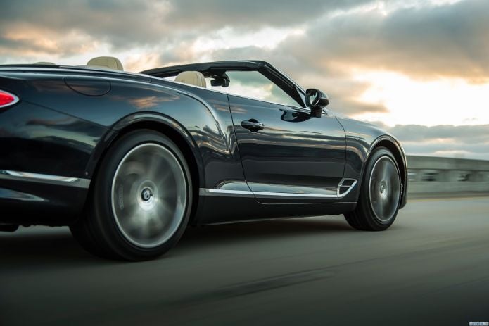 2019 Bentley Continental GT V8 Convertible - фотография 14 из 15 2019 Bentley Continental GT V8 Convertible - фотография 14 из 15