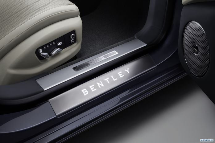 2020 Bentley Flying Spur - фотография 11 из 17