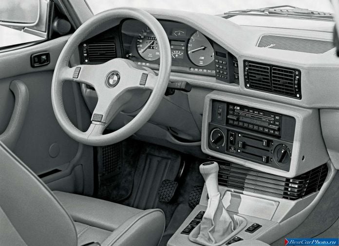 1984 BMW 5-series M Sedan - фотография 3 из 3 1984 BMW 5-series M Sedan - фотография 3 из 3