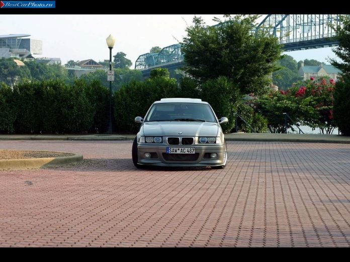 1992 BMW 325i Sedan - фотография 5 из 13