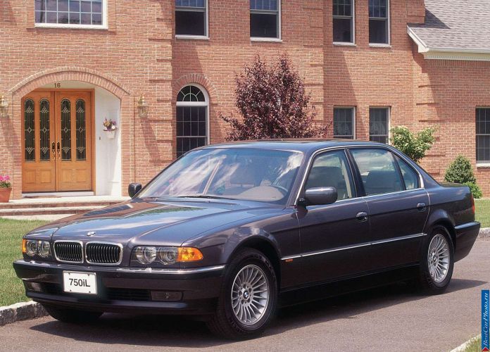 2000 BMW 750Li - фотография 2 из 5 2000 BMW 750Li - фотография 2 из 5