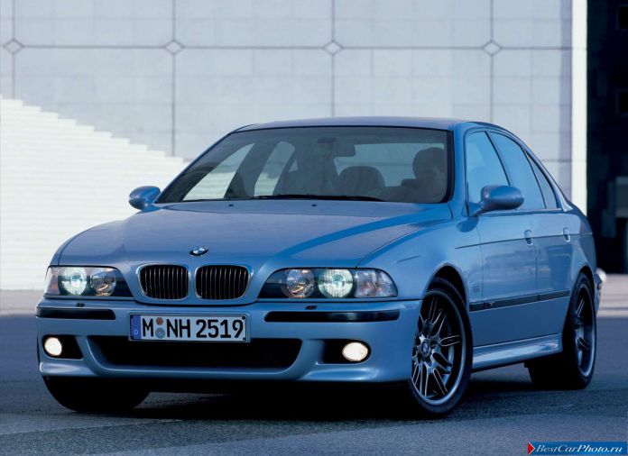 2001 BMW 5-series M Sedan - фотография 2 из 18