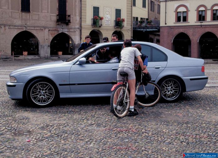 2001 BMW 5-series M Sedan - фотография 10 из 18