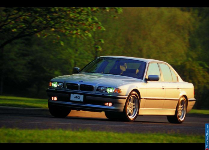 2001 BMW 740i - фотография 2 из 3