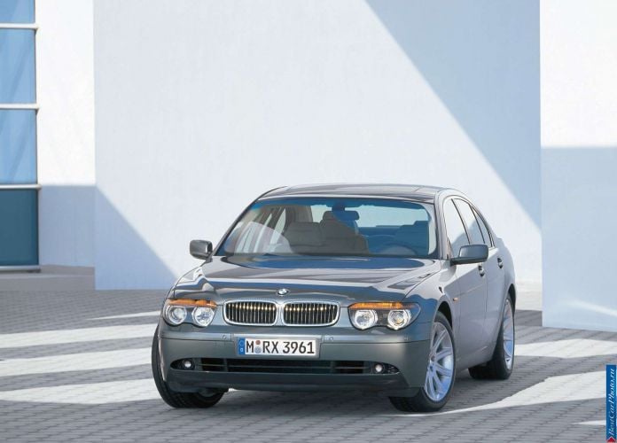 2002 BMW 7-series - фотография 12 из 47