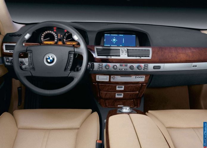 2002 BMW 7-series - фотография 31 из 47