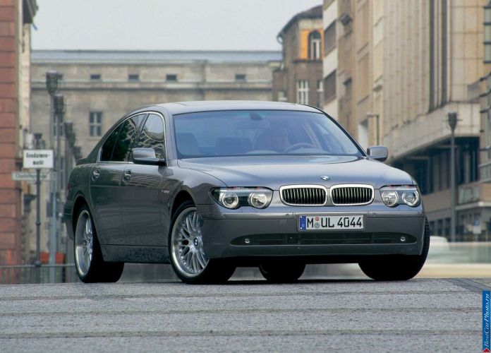 2002 BMW 760i - фотография 1 из 20