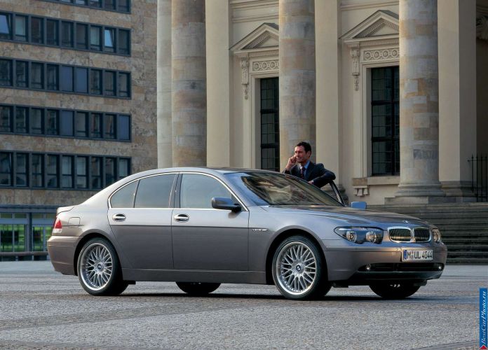 2002 BMW 760i - фотография 3 из 20