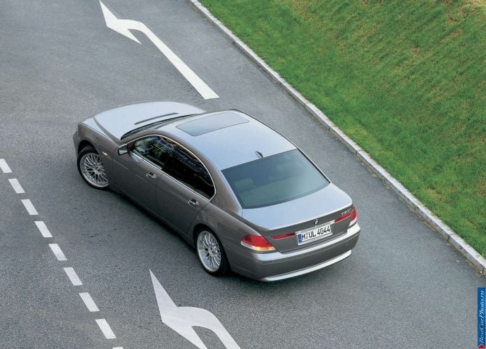 2002 BMW 760i - фотография 10 из 20