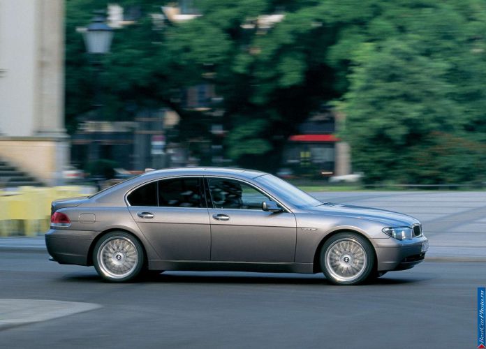 2002 BMW 760i - фотография 14 из 20 2002 BMW 760i - фотография 14 из 20