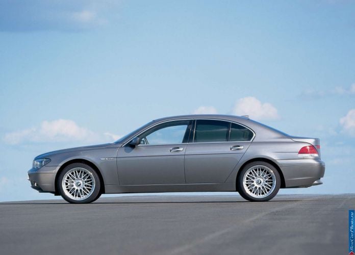 2002 BMW 760i - фотография 15 из 20 2002 BMW 760i - фотография 15 из 20