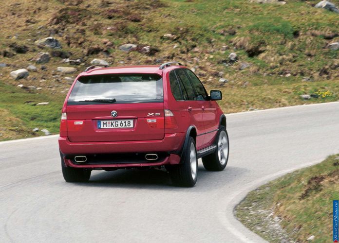 2002 BMW X5 4.6is - фотография 8 из 10