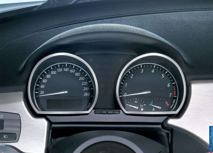 2003 BMW Z4 - фотография 33 из 57 2003 BMW Z4 - фотография 33 из 57