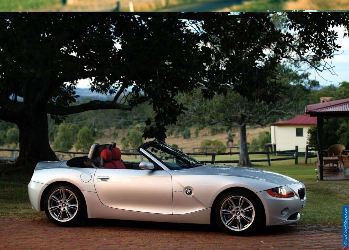 2003 BMW Z4 2.5i - фотография 24 из 40 2003 BMW Z4 2.5i - фотография 24 из 40