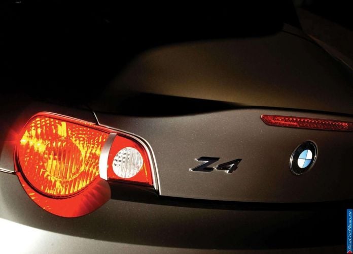 2003 BMW Z4 2.5i - фотография 40 из 40 2003 BMW Z4 2.5i - фотография 40 из 40