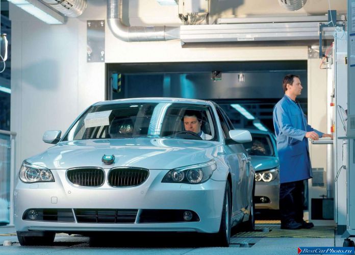 2004 BMW 5-series Sedan - фотография 5 из 34