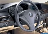 bmw_2004_5-series_sedan_010.jpg