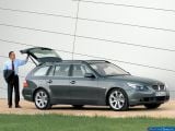 bmw_2004_5-series_touring_011.jpg