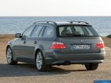 bmw_2004_5-series_touring_014.jpg