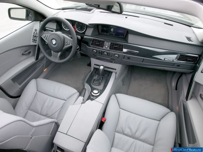 2004 BMW 5-series Touring - фотография 21 из 25 2004 BMW 5-series Touring - фотография 21 из 25